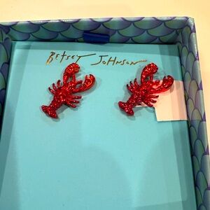 BETSEY JOHNSON lobster earrings 🦞🦞 this summer’s hottest style-zoom in for more